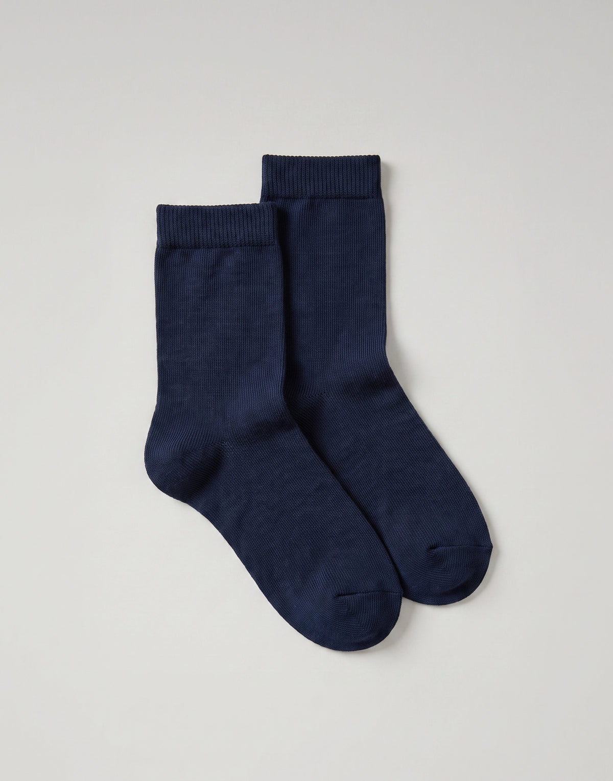 Navy organic cotton ankle socks made from GOTS-certified organic cotton.