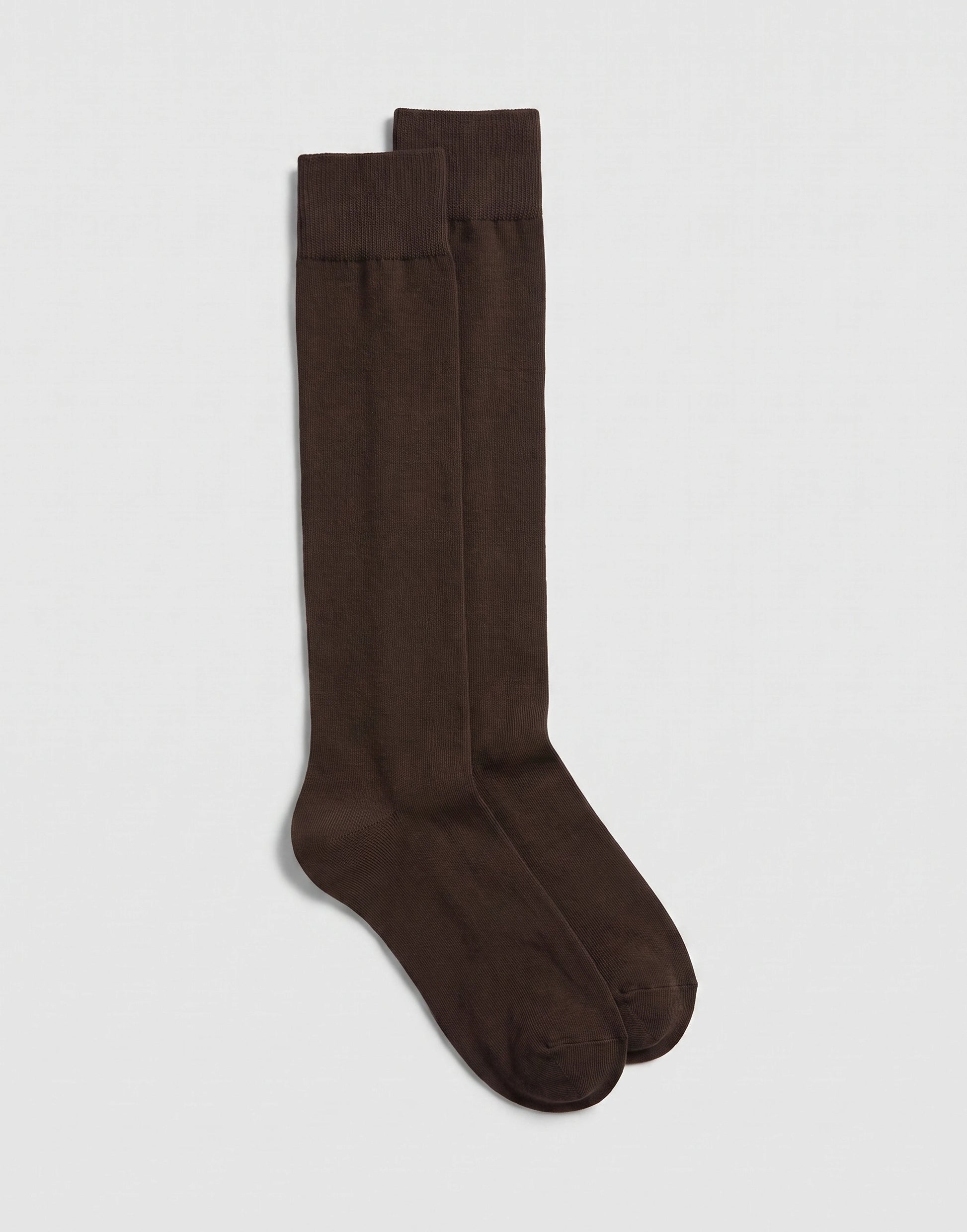 Brown organic cotton knee-high school socks made from GOTS-certified organic cotton.