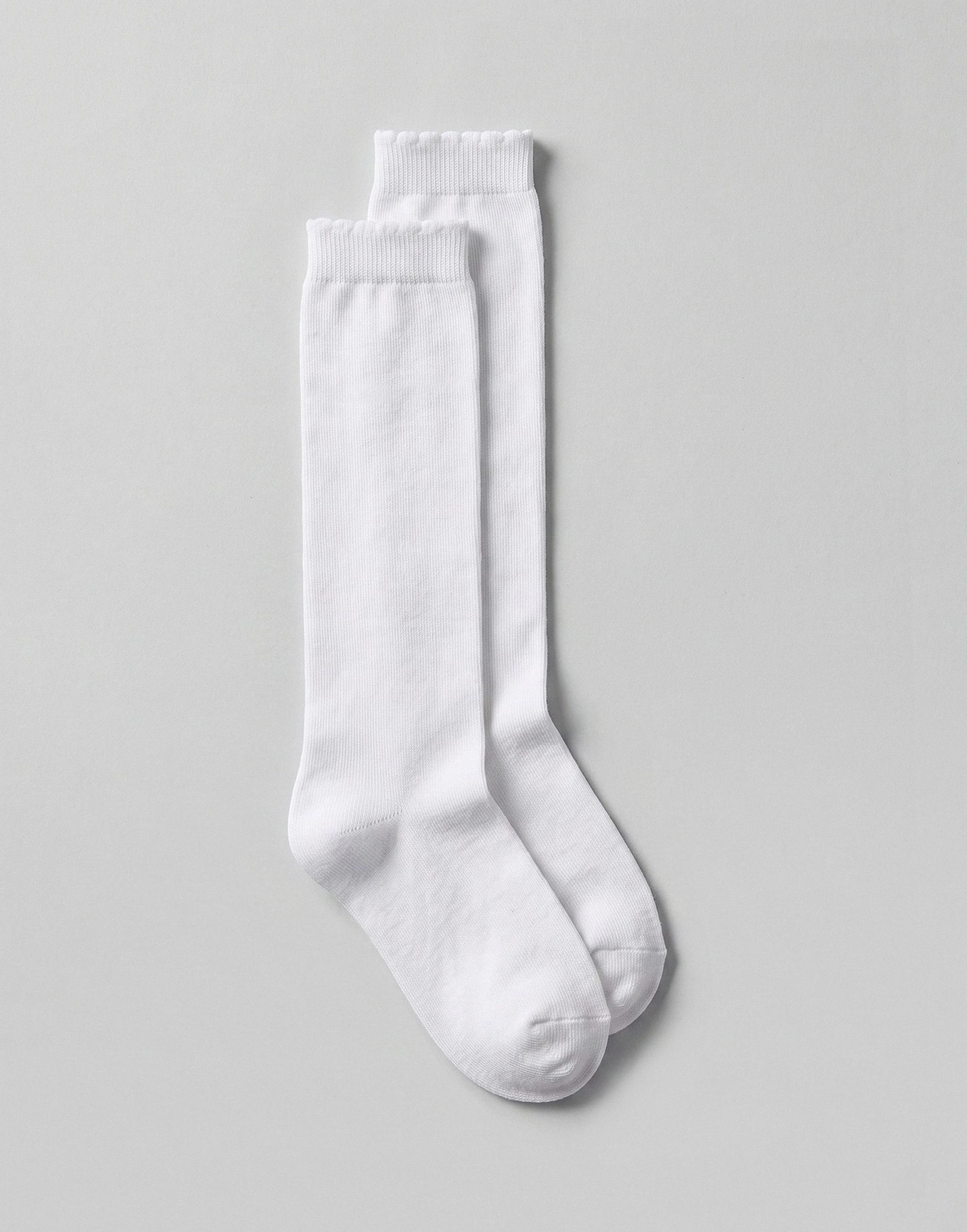 White organic cotton school knee socks made from GOTS-certified organic cotton.