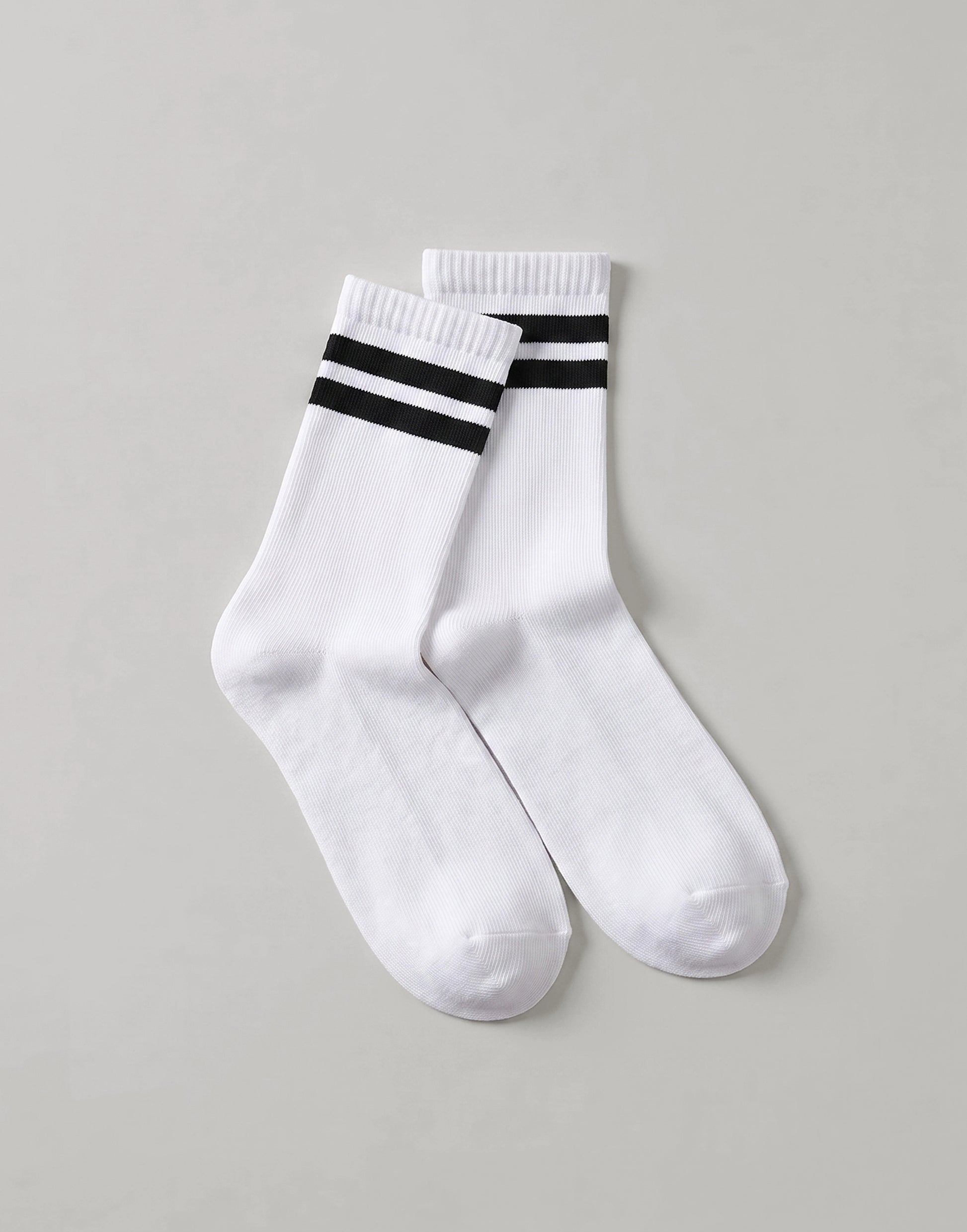 White organic cotton sports socks made from GOTS-certified organic cotton with a cushioned terry sole
